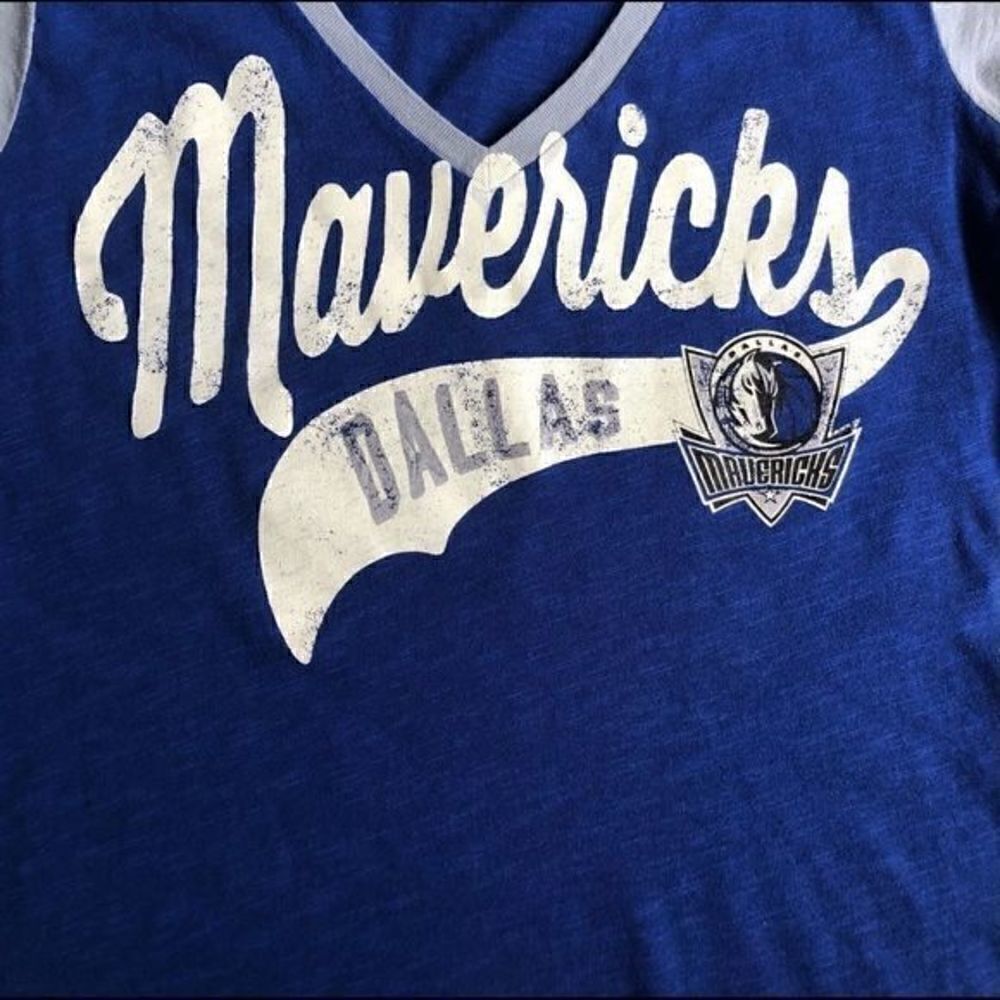 4her by Carl Banks Dallas Mavericks T- Shirt - Picture 4 of 6